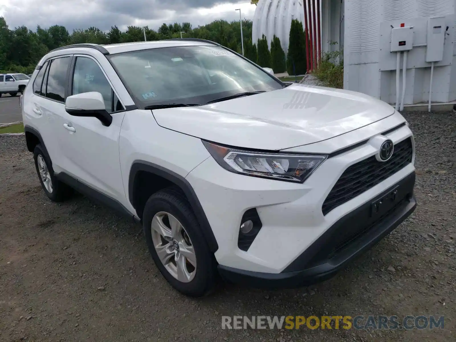 1 Фотография поврежденного автомобиля 2T3P1RFV0LC131174 TOYOTA RAV4 2020