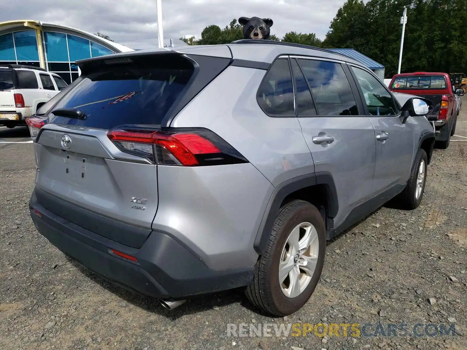 4 Photograph of a damaged car 2T3P1RFV0LC132213 TOYOTA RAV4 2020