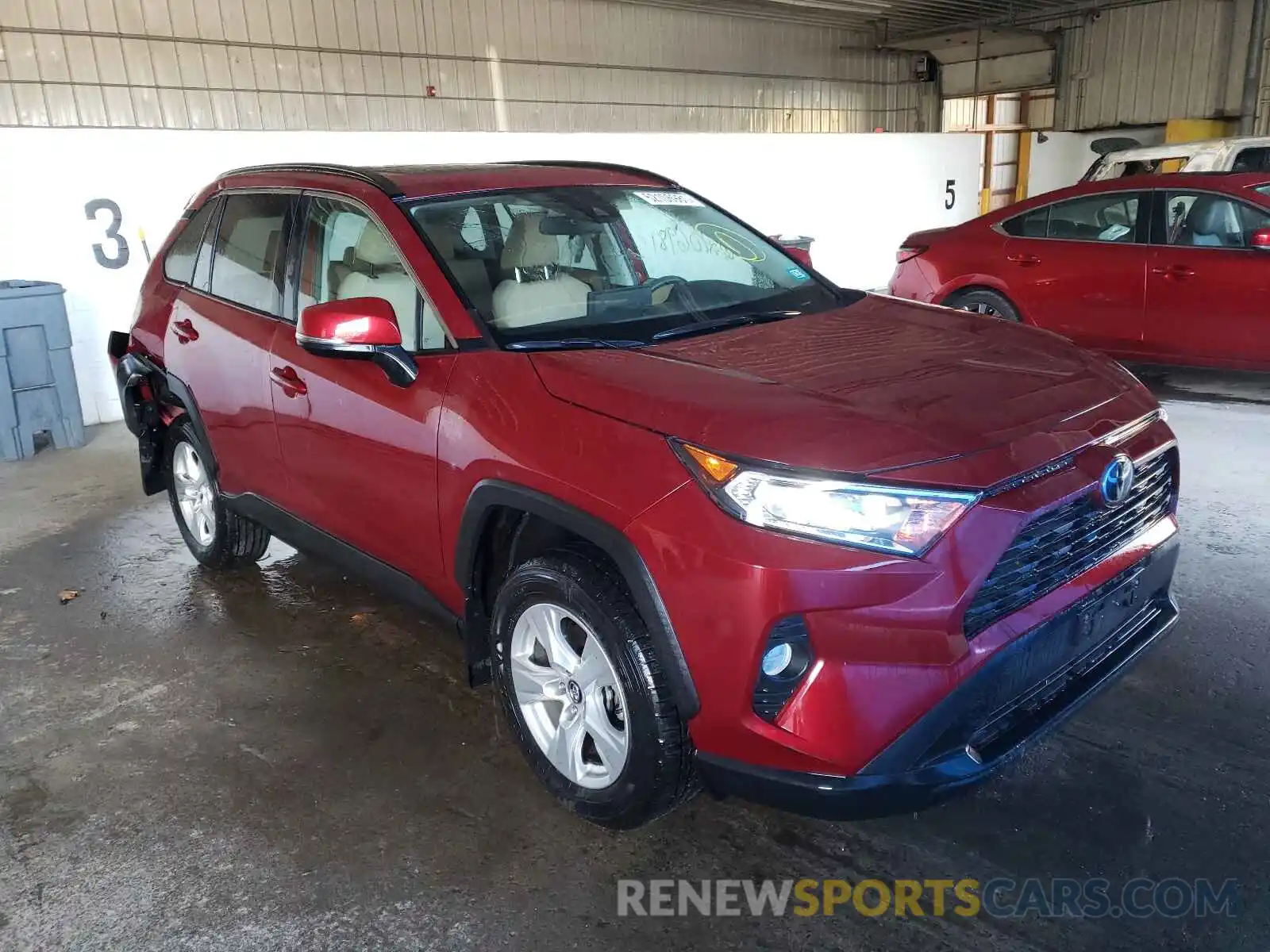 1 Photograph of a damaged car 2T3P1RFV0LW086820 TOYOTA RAV4 2020