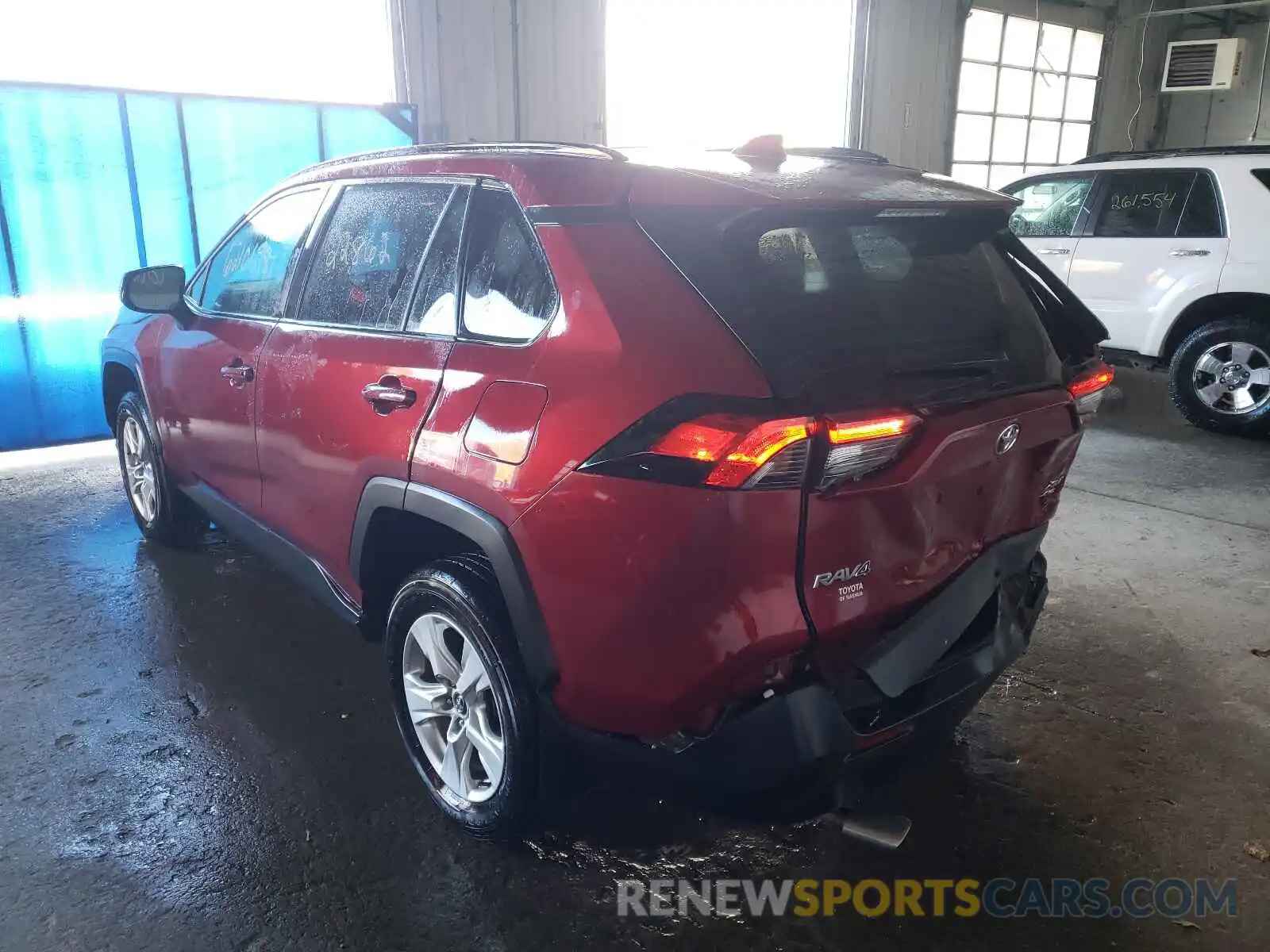 3 Photograph of a damaged car 2T3P1RFV0LW086820 TOYOTA RAV4 2020