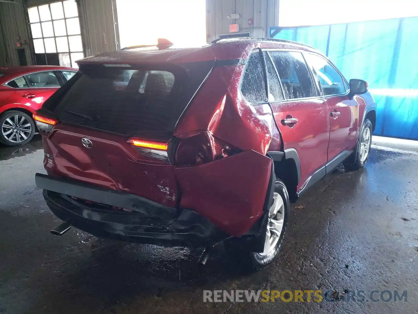 4 Photograph of a damaged car 2T3P1RFV0LW086820 TOYOTA RAV4 2020