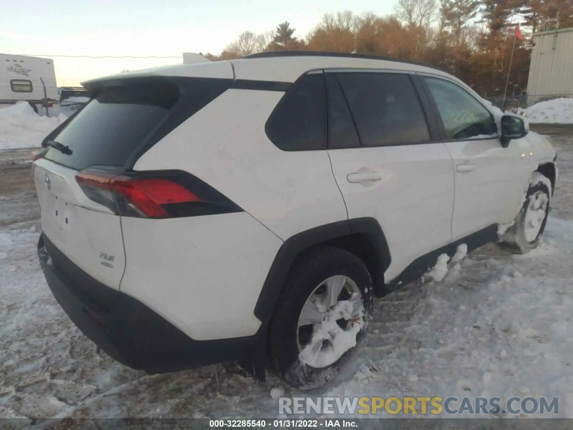 4 Photograph of a damaged car 2T3P1RFV0LW090463 TOYOTA RAV4 2020