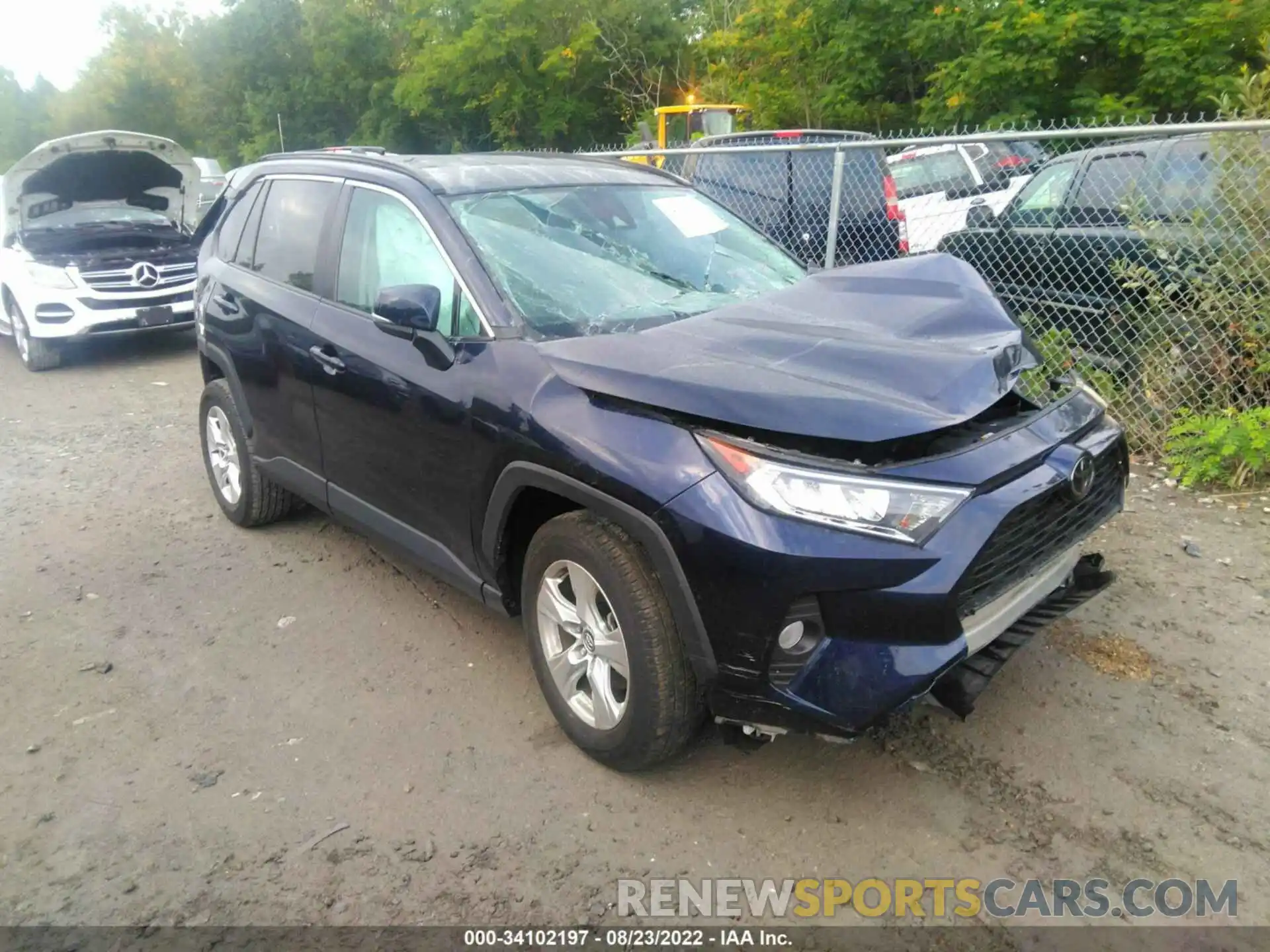 1 Photograph of a damaged car 2T3P1RFV0LW100053 TOYOTA RAV4 2020