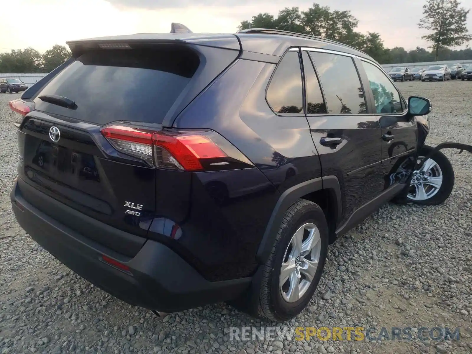 4 Photograph of a damaged car 2T3P1RFV0LW103048 TOYOTA RAV4 2020