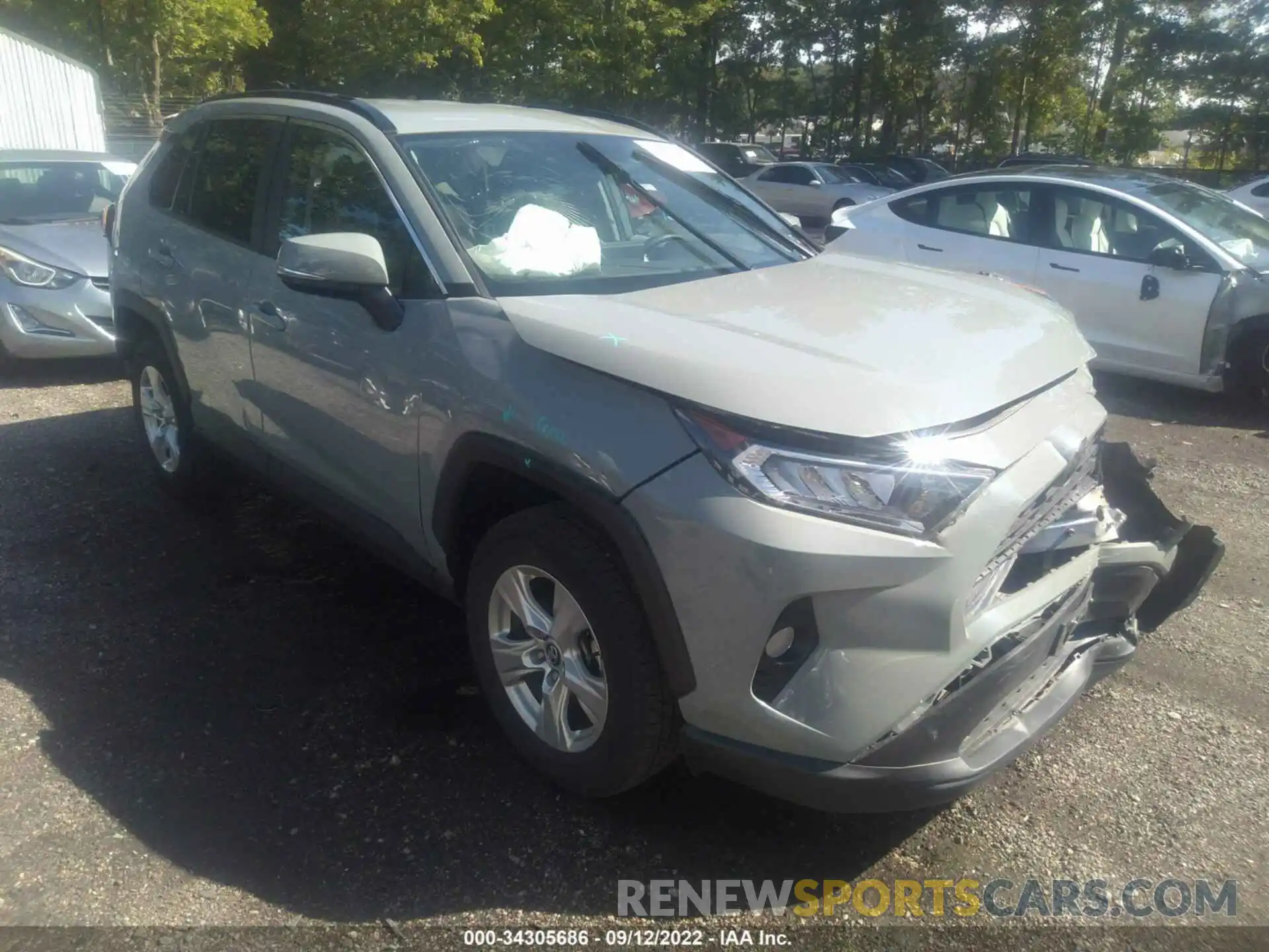 1 Photograph of a damaged car 2T3P1RFV0LW108539 TOYOTA RAV4 2020