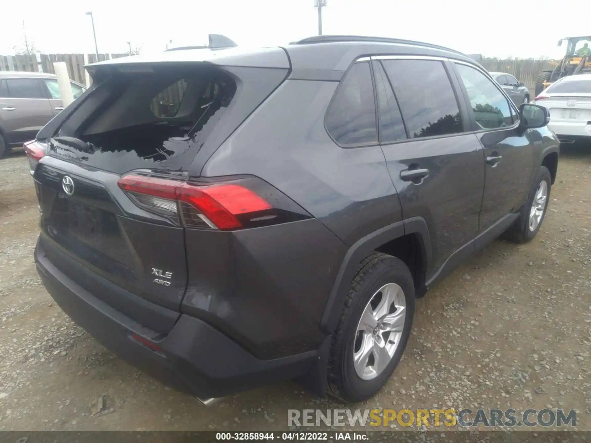 4 Photograph of a damaged car 2T3P1RFV0LW120030 TOYOTA RAV4 2020