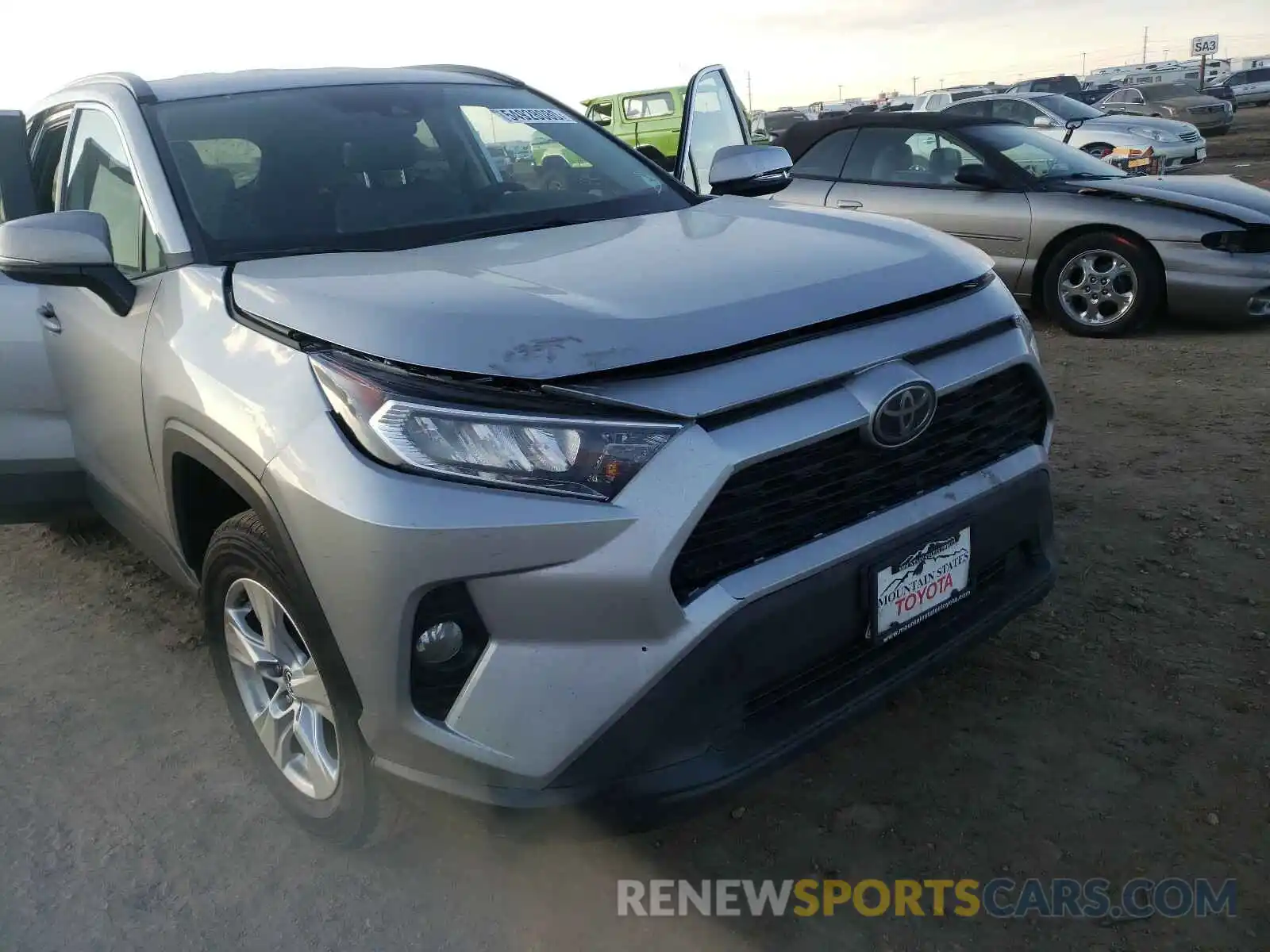 9 Photograph of a damaged car 2T3P1RFV0LW120450 TOYOTA RAV4 2020