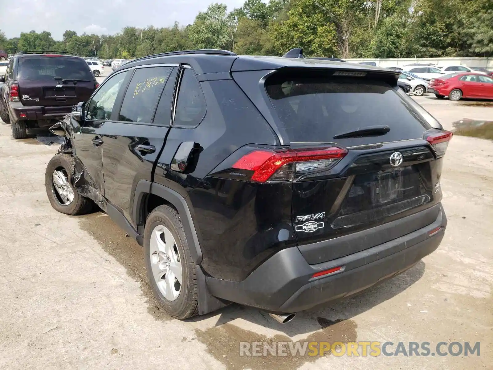 3 Photograph of a damaged car 2T3P1RFV0LW124028 TOYOTA RAV4 2020