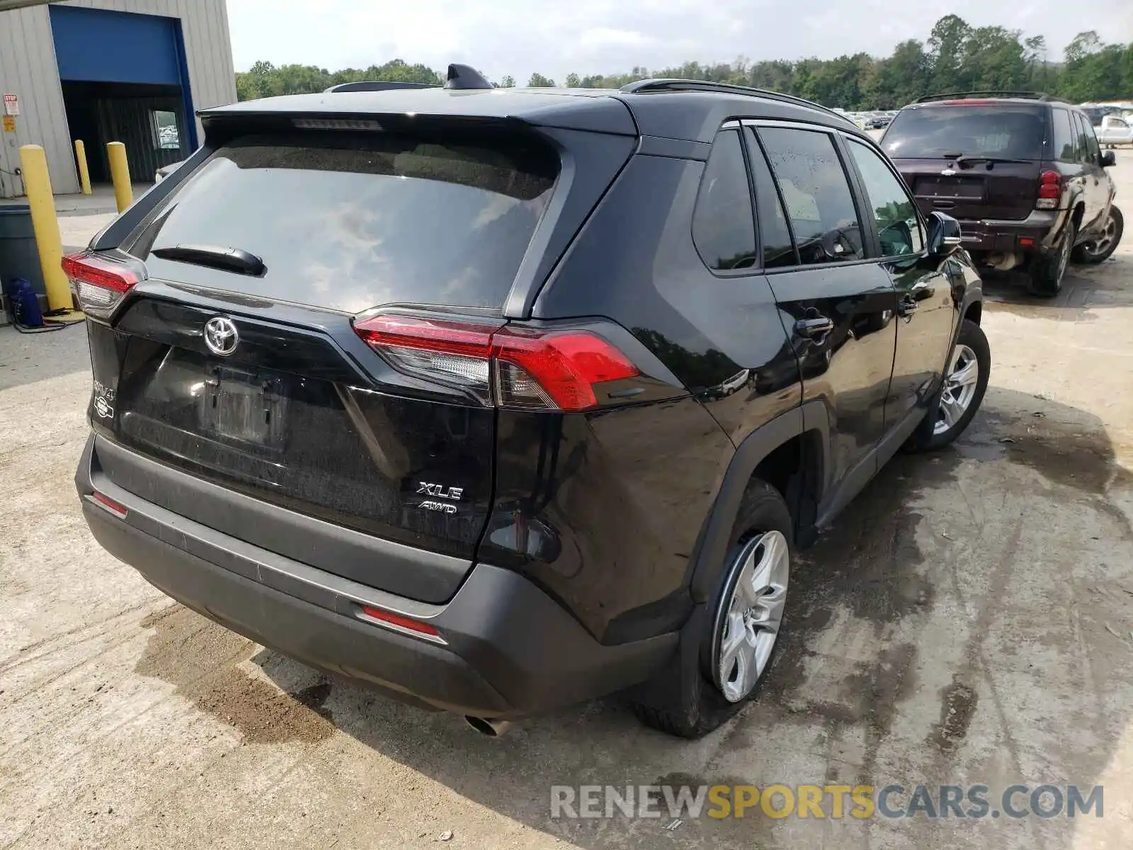 4 Photograph of a damaged car 2T3P1RFV0LW124028 TOYOTA RAV4 2020