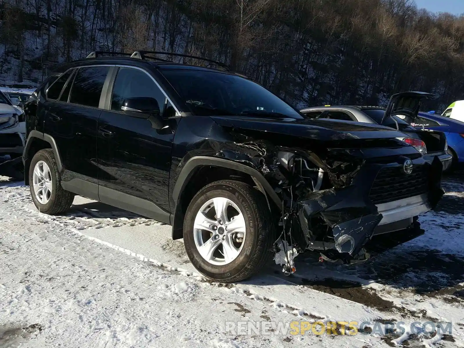 1 Photograph of a damaged car 2T3P1RFV0LW126734 TOYOTA RAV4 2020