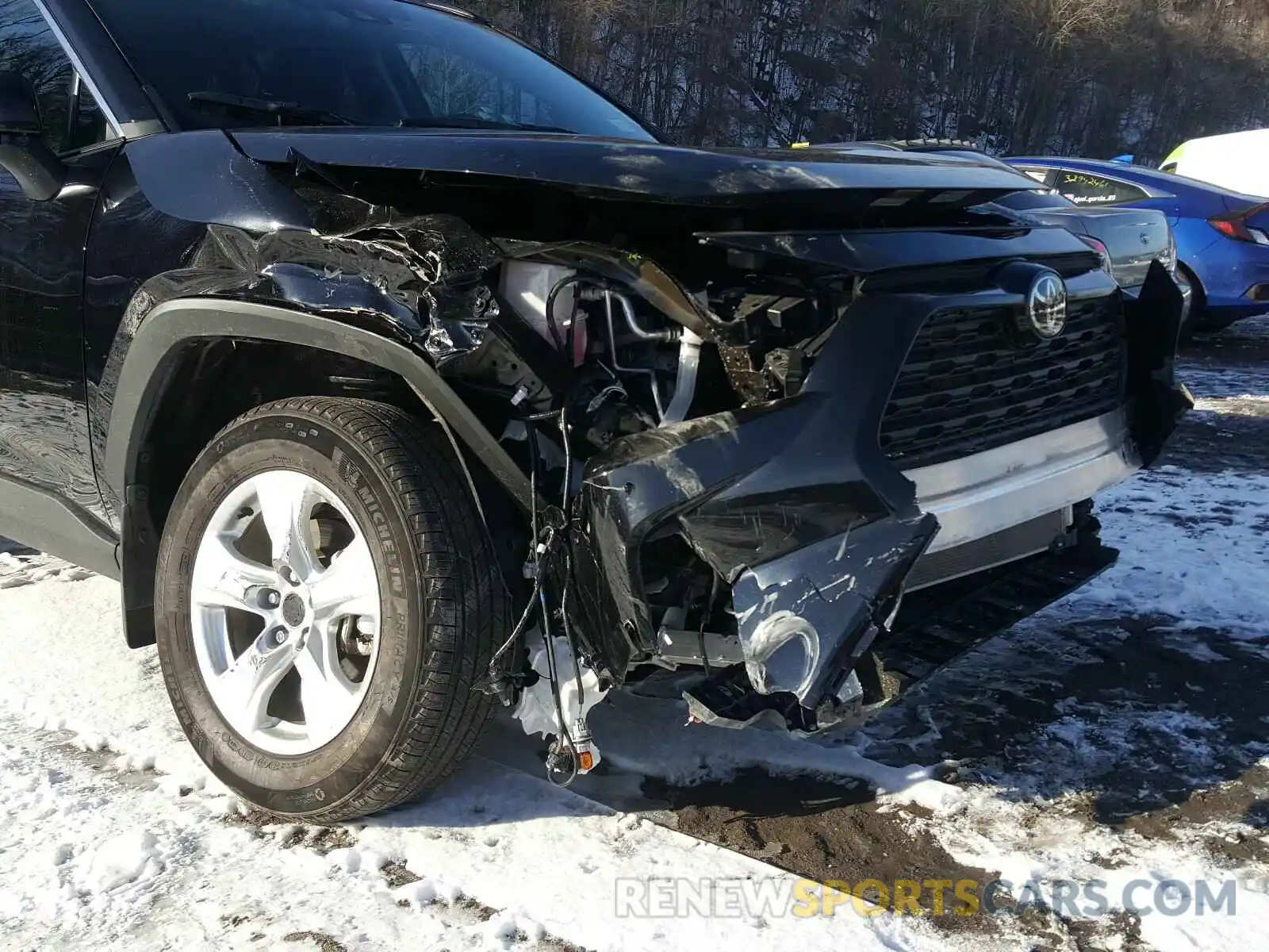 9 Photograph of a damaged car 2T3P1RFV0LW126734 TOYOTA RAV4 2020