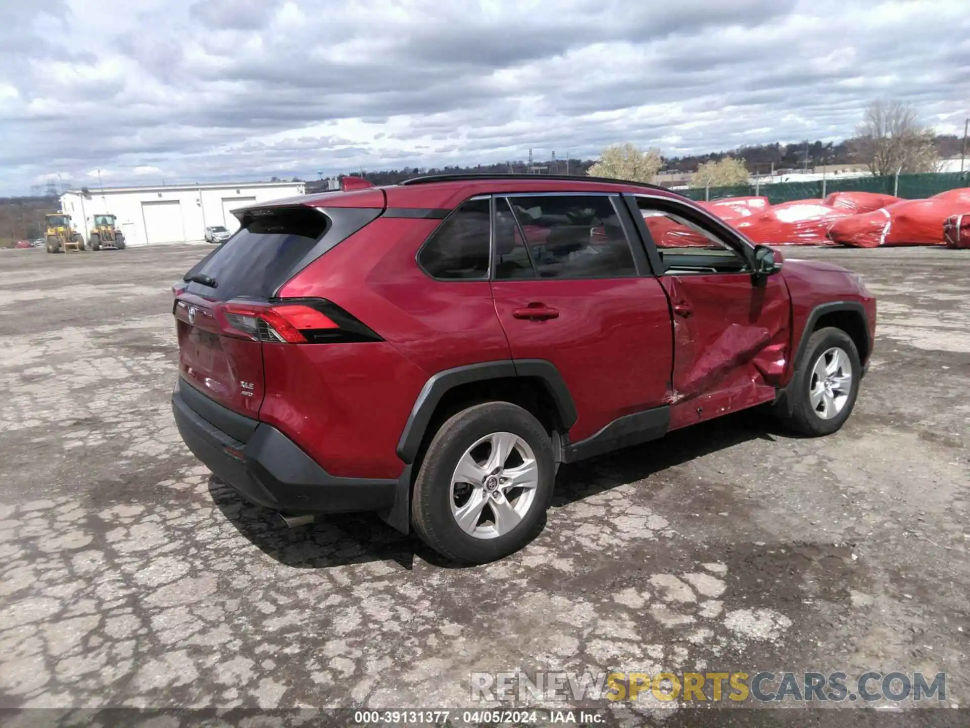 4 Photograph of a damaged car 2T3P1RFV0LW132260 TOYOTA RAV4 2020