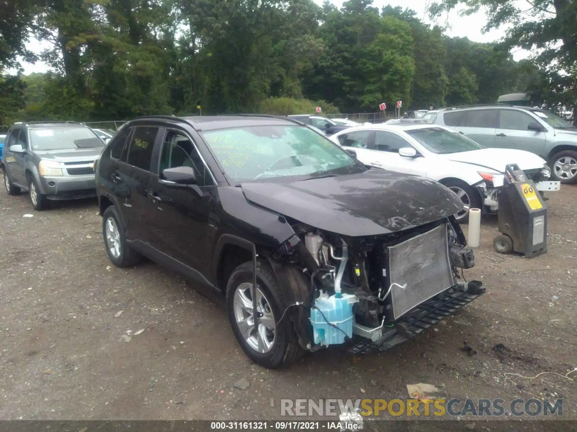 1 Photograph of a damaged car 2T3P1RFV0LW132713 TOYOTA RAV4 2020