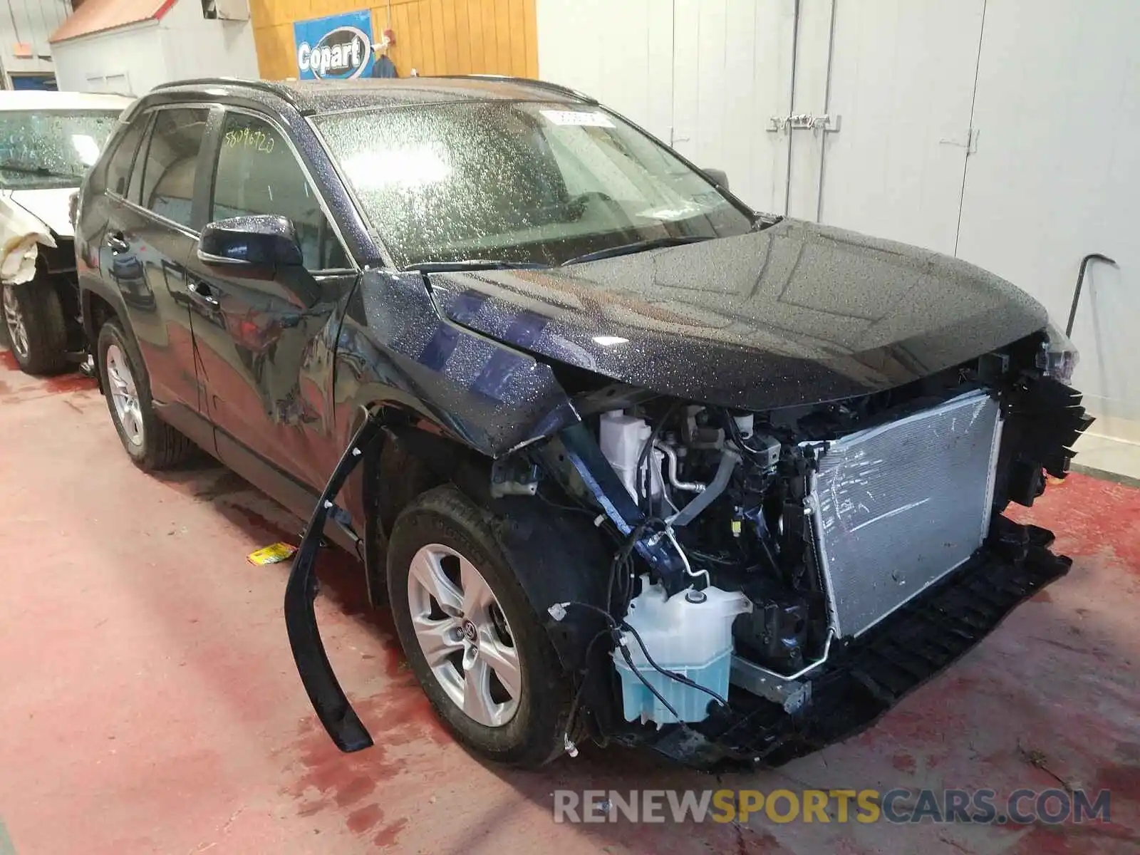 1 Photograph of a damaged car 2T3P1RFV0LW134252 TOYOTA RAV4 2020