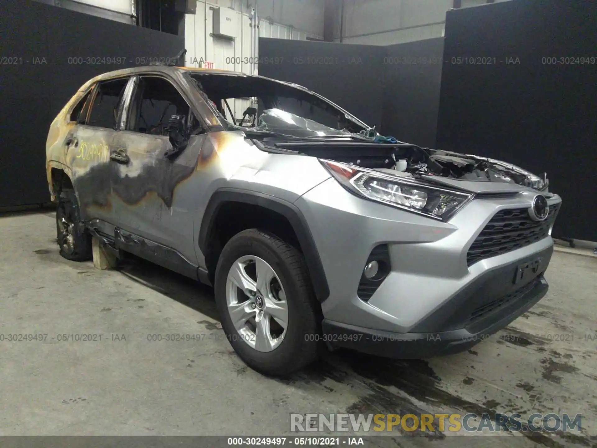 1 Photograph of a damaged car 2T3P1RFV0LW134896 TOYOTA RAV4 2020