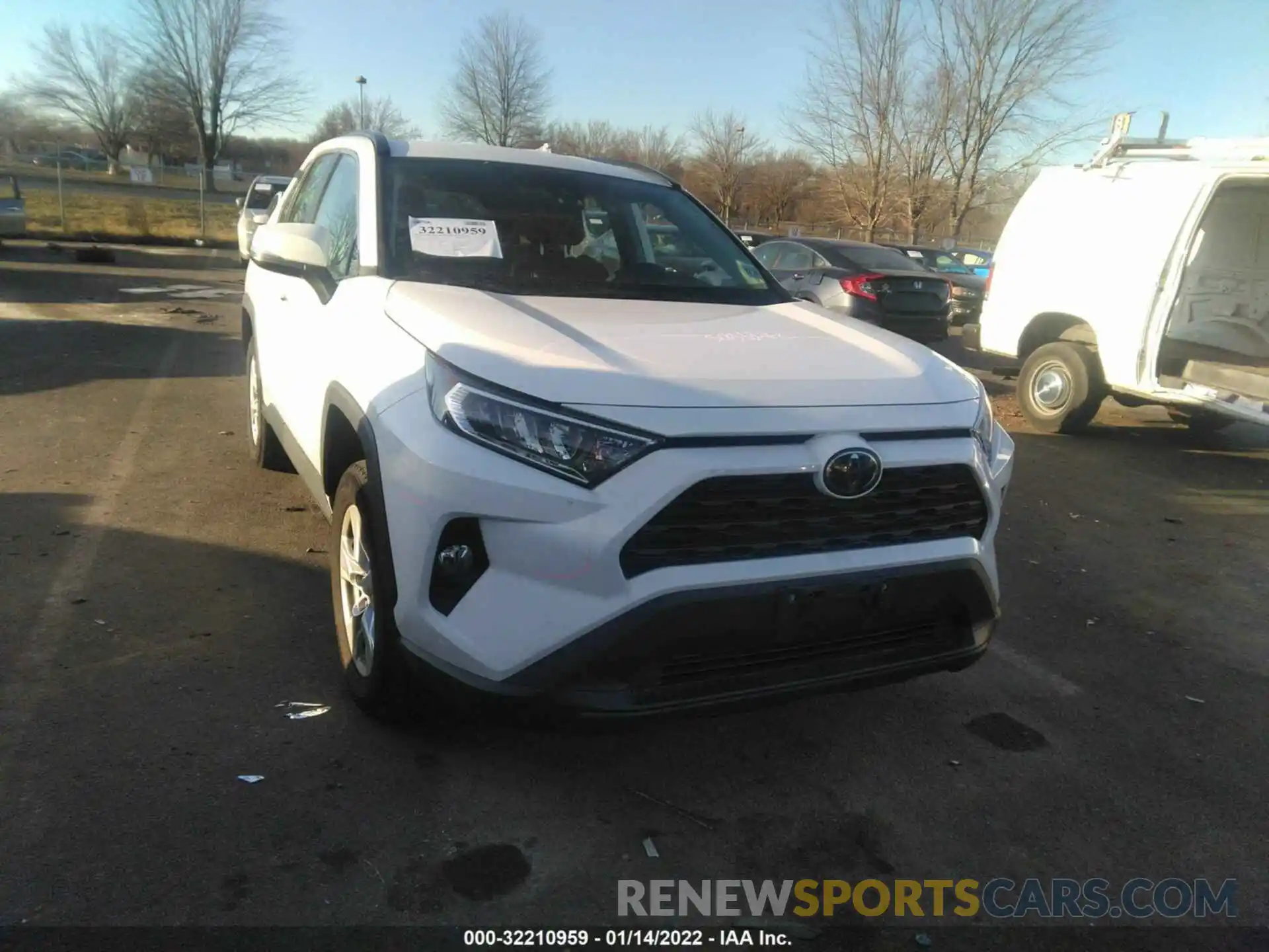 1 Photograph of a damaged car 2T3P1RFV1LC061331 TOYOTA RAV4 2020