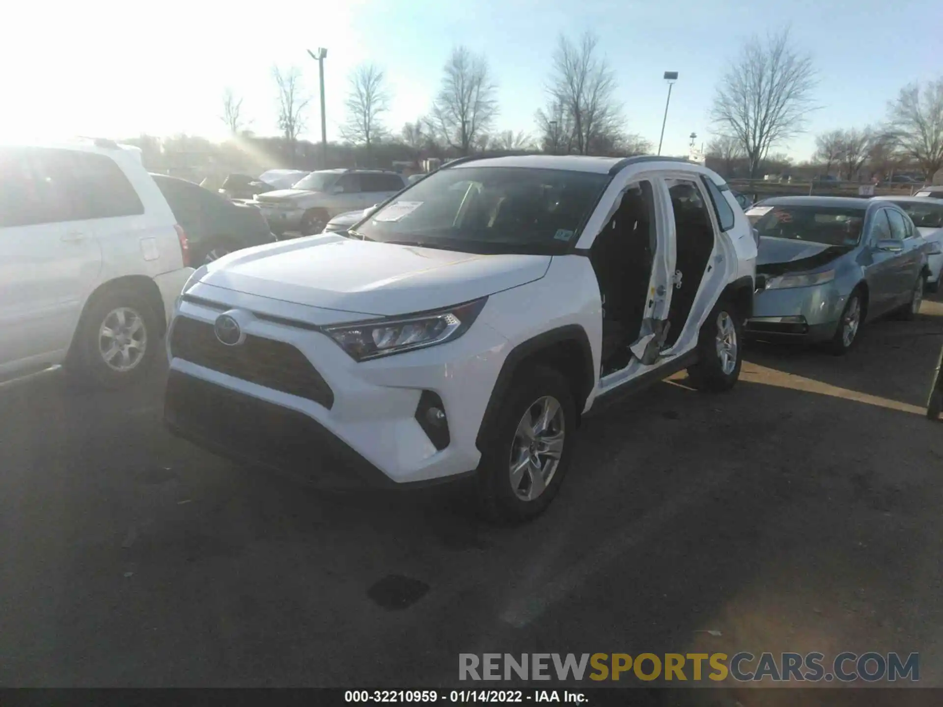 2 Photograph of a damaged car 2T3P1RFV1LC061331 TOYOTA RAV4 2020