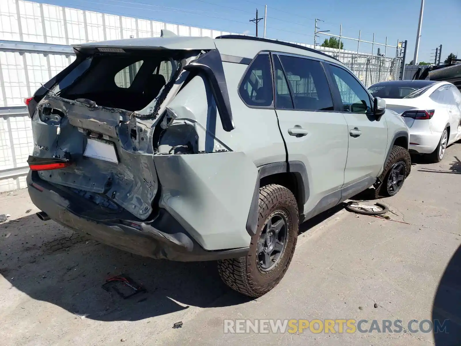 4 Photograph of a damaged car 2T3P1RFV1LC079585 TOYOTA RAV4 2020