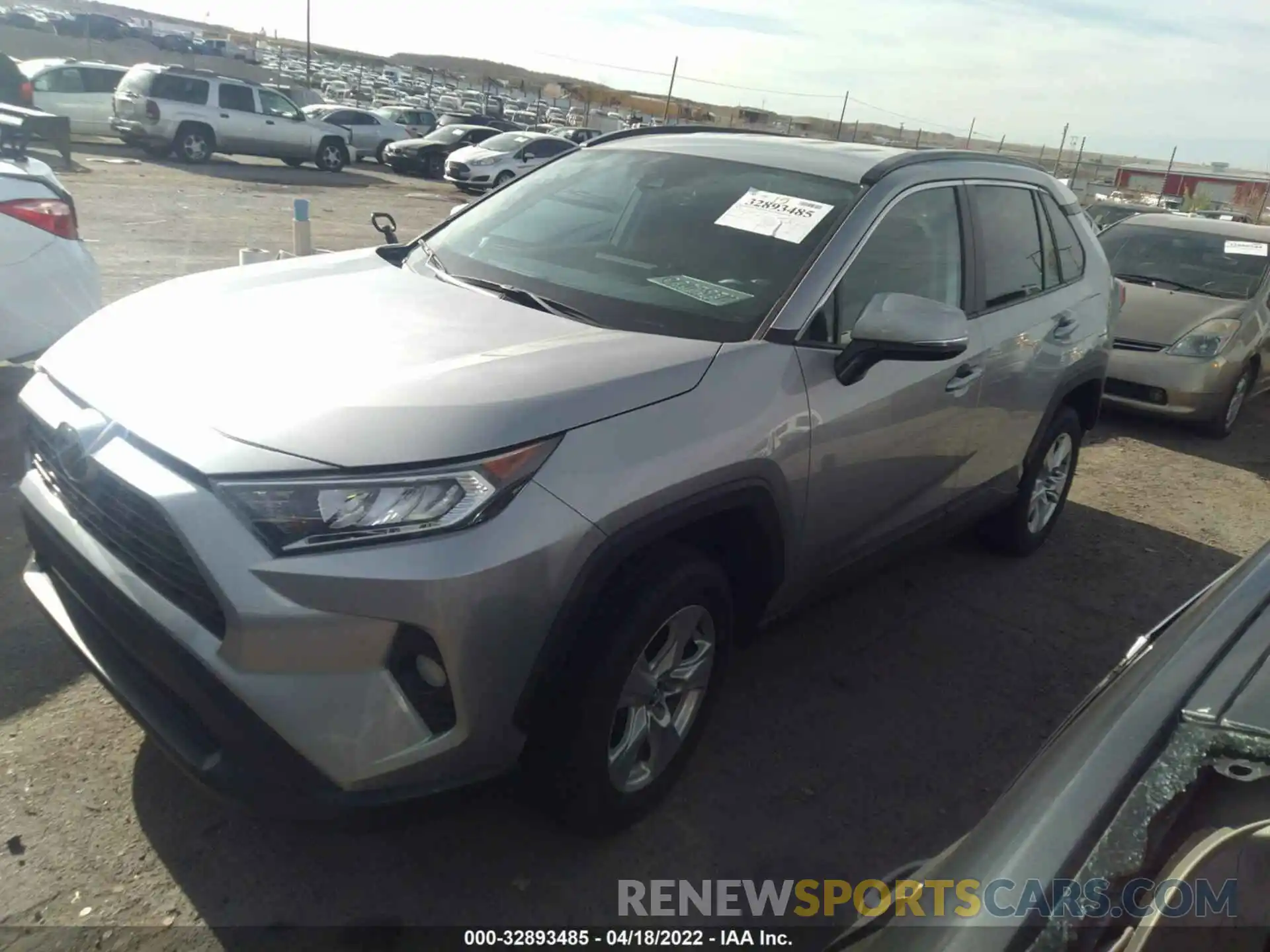 2 Photograph of a damaged car 2T3P1RFV1LC081014 TOYOTA RAV4 2020