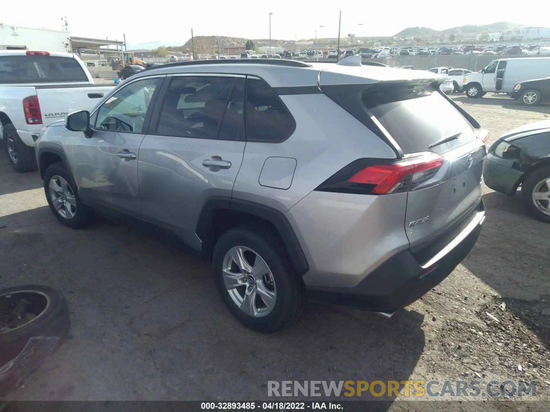 3 Photograph of a damaged car 2T3P1RFV1LC081014 TOYOTA RAV4 2020