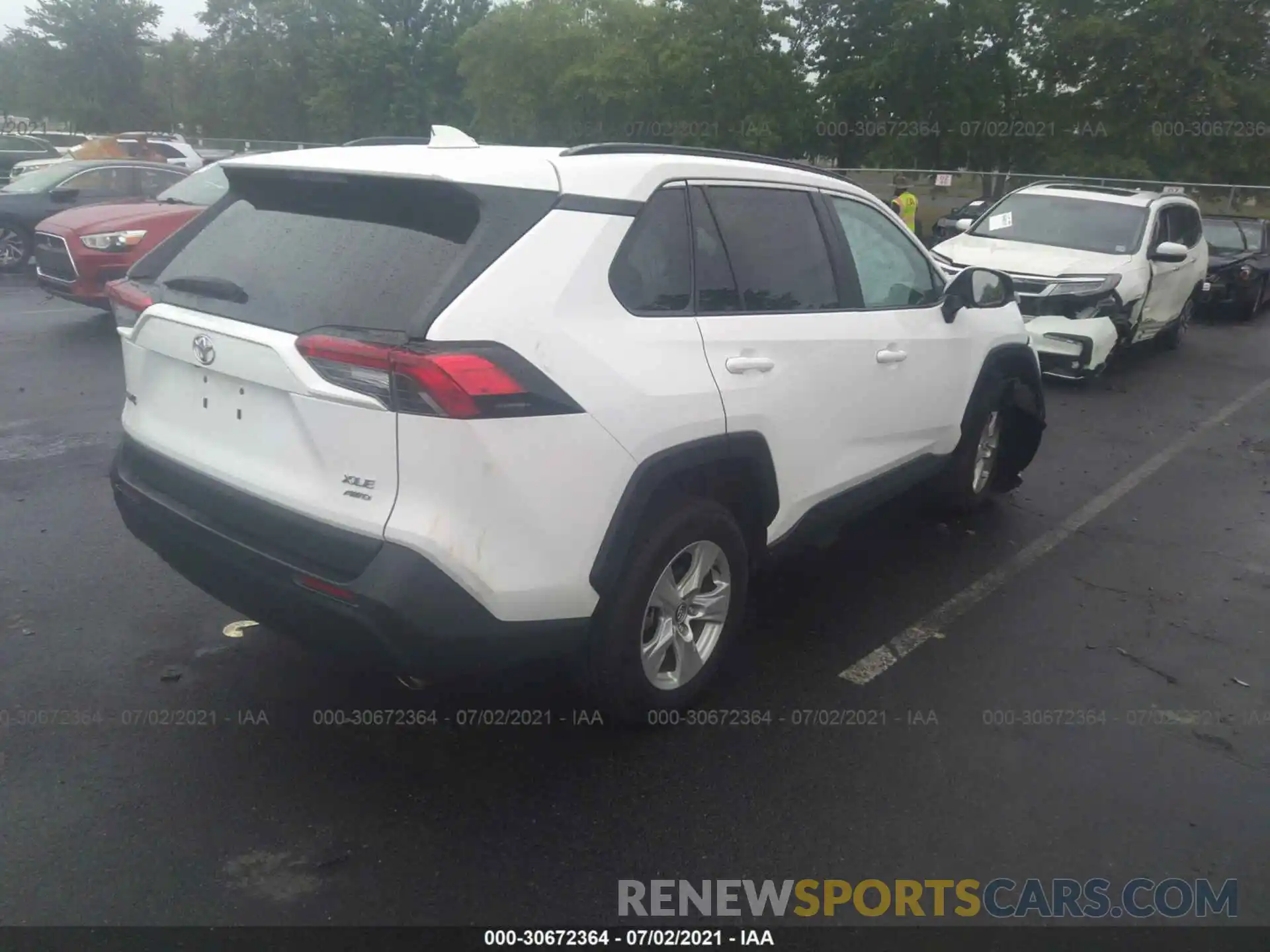 4 Photograph of a damaged car 2T3P1RFV1LC081160 TOYOTA RAV4 2020