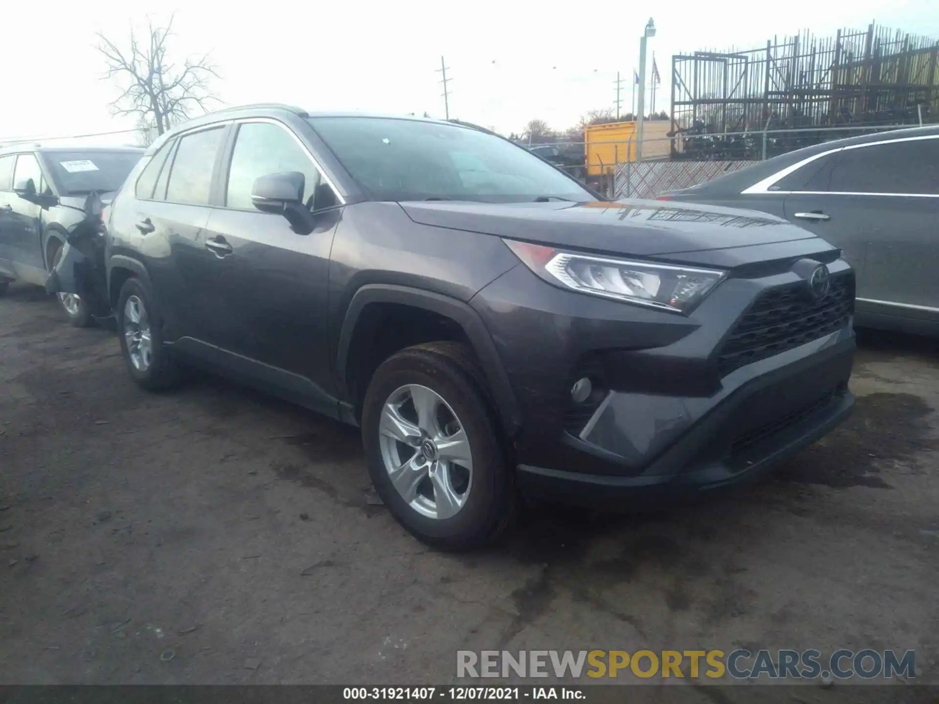 1 Photograph of a damaged car 2T3P1RFV1LC086763 TOYOTA RAV4 2020