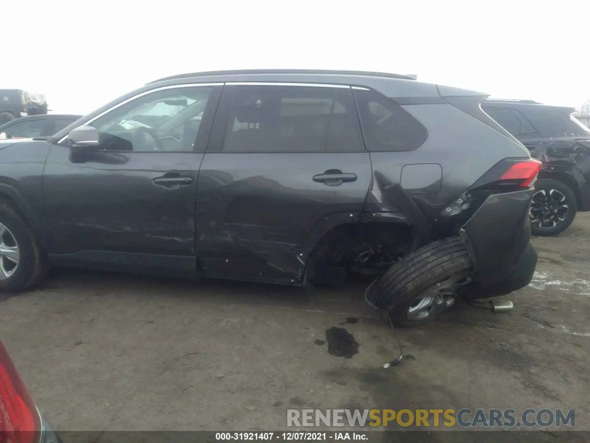 6 Photograph of a damaged car 2T3P1RFV1LC086763 TOYOTA RAV4 2020