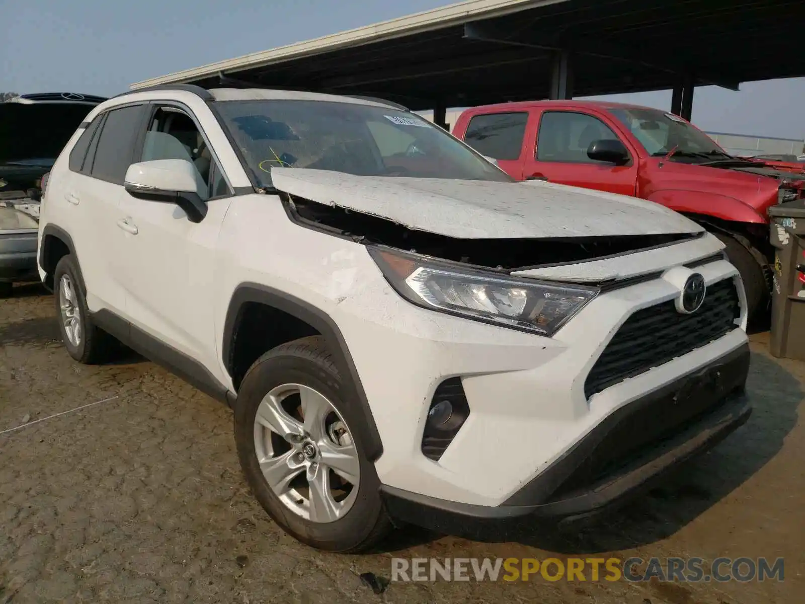 1 Photograph of a damaged car 2T3P1RFV1LC090148 TOYOTA RAV4 2020