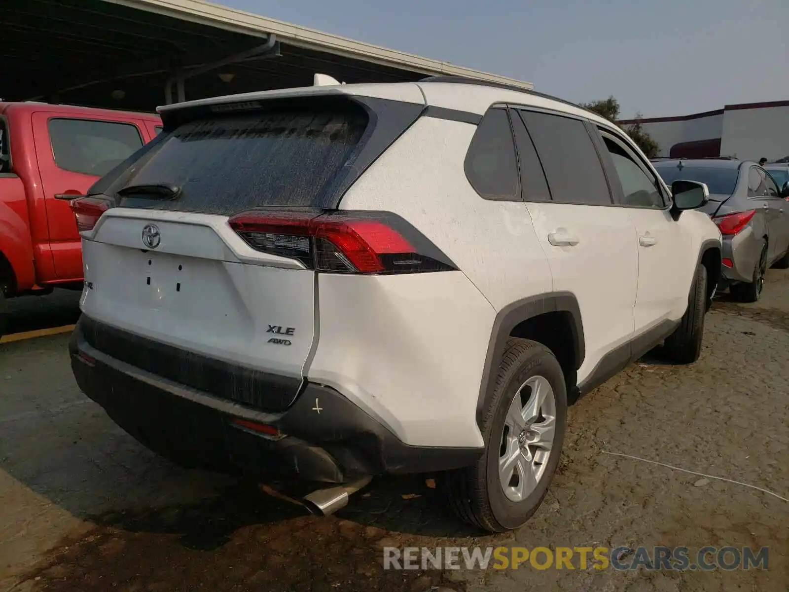 4 Photograph of a damaged car 2T3P1RFV1LC090148 TOYOTA RAV4 2020