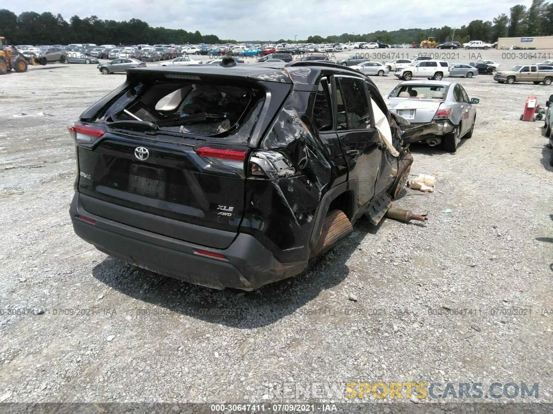 4 Photograph of a damaged car 2T3P1RFV1LC091347 TOYOTA RAV4 2020