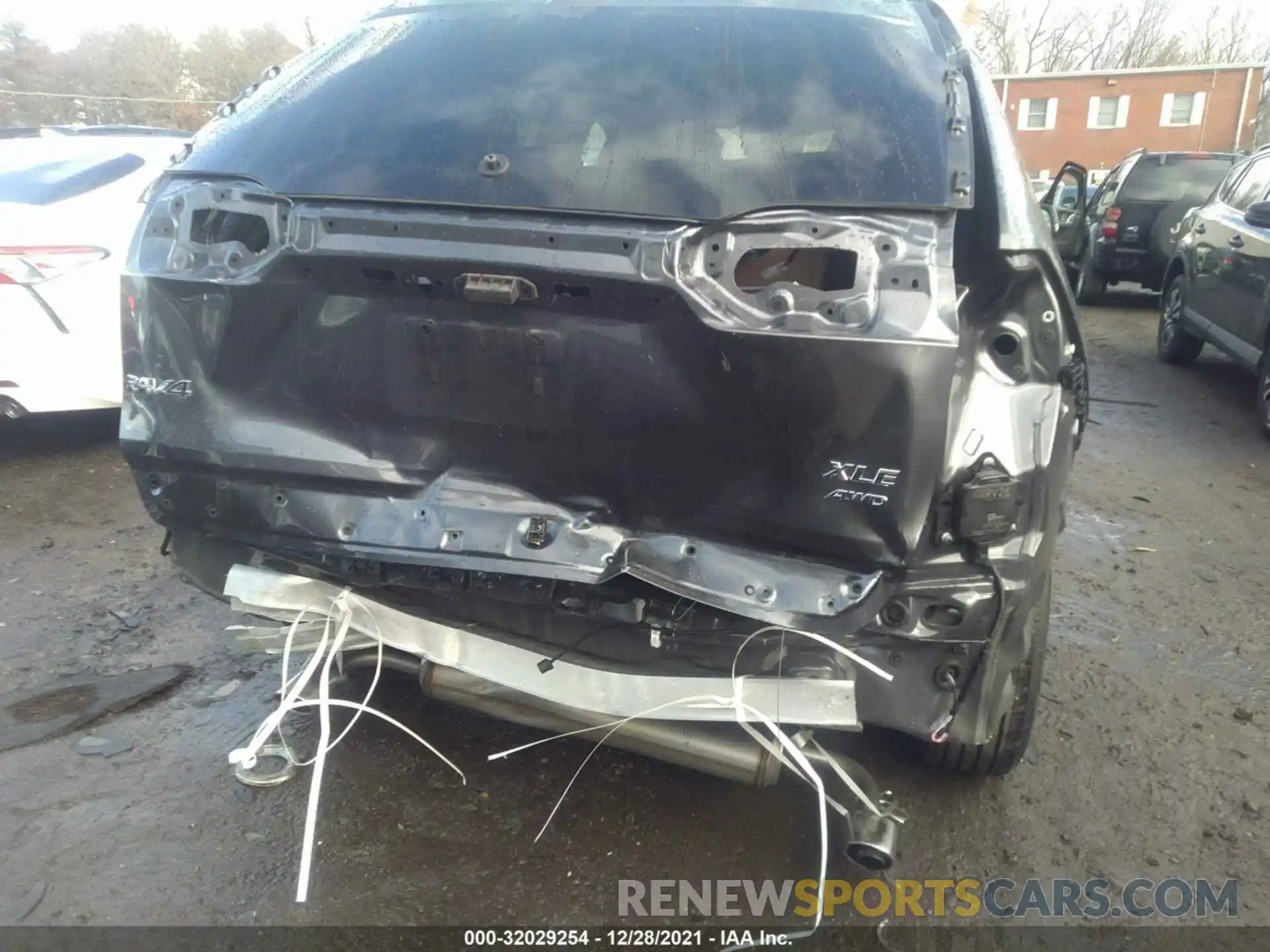 6 Фотография поврежденного автомобиля 2T3P1RFV1LC093714 TOYOTA RAV4 2020