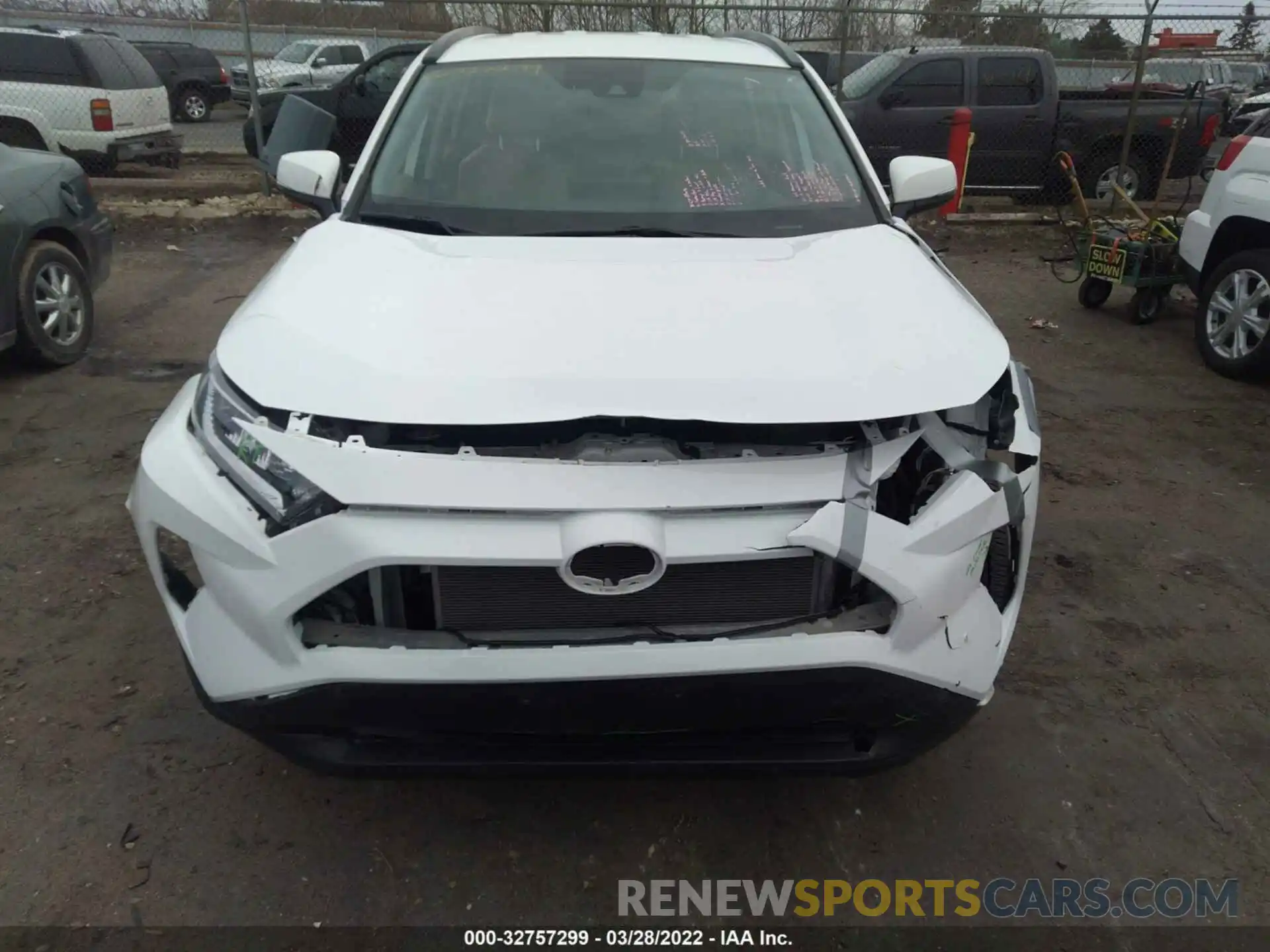 6 Photograph of a damaged car 2T3P1RFV1LC095656 TOYOTA RAV4 2020