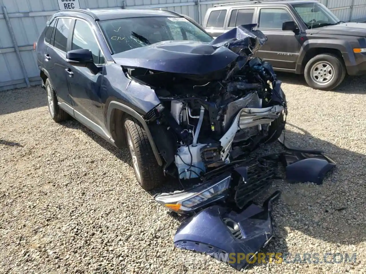 1 Photograph of a damaged car 2T3P1RFV1LC097696 TOYOTA RAV4 2020