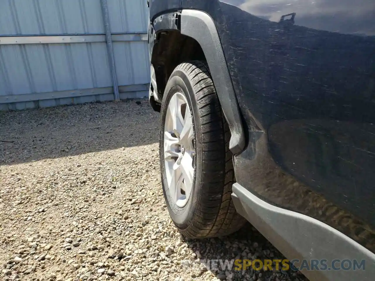 9 Photograph of a damaged car 2T3P1RFV1LC097696 TOYOTA RAV4 2020