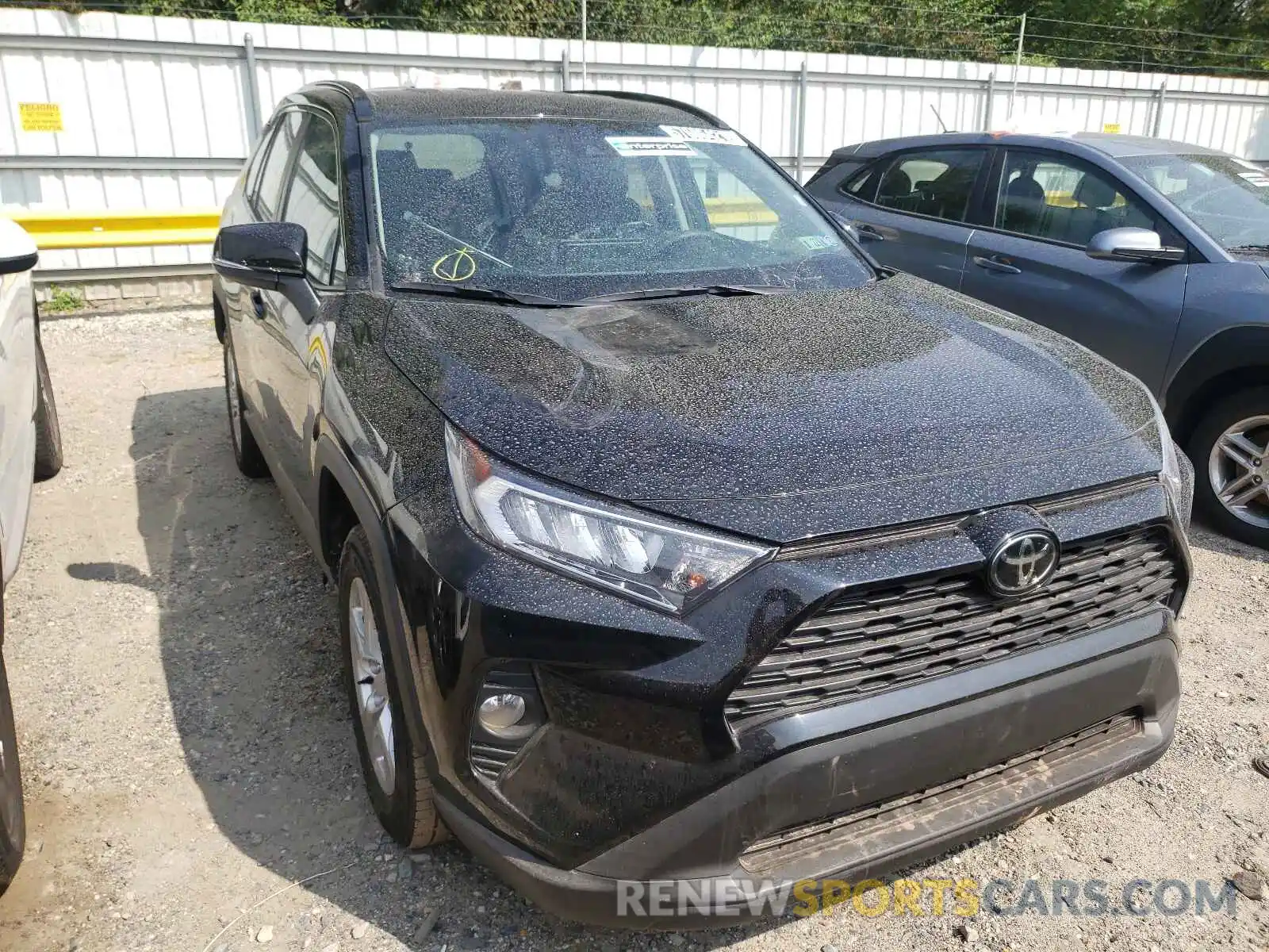 1 Photograph of a damaged car 2T3P1RFV1LC099268 TOYOTA RAV4 2020