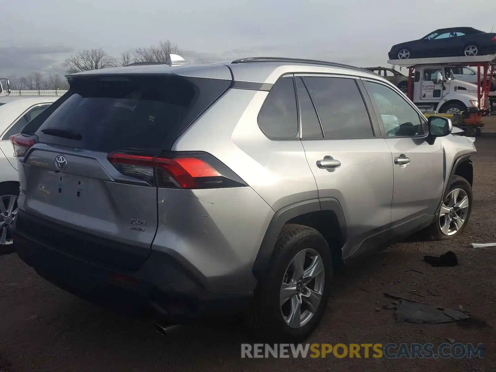 4 Photograph of a damaged car 2T3P1RFV1LC100970 TOYOTA RAV4 2020