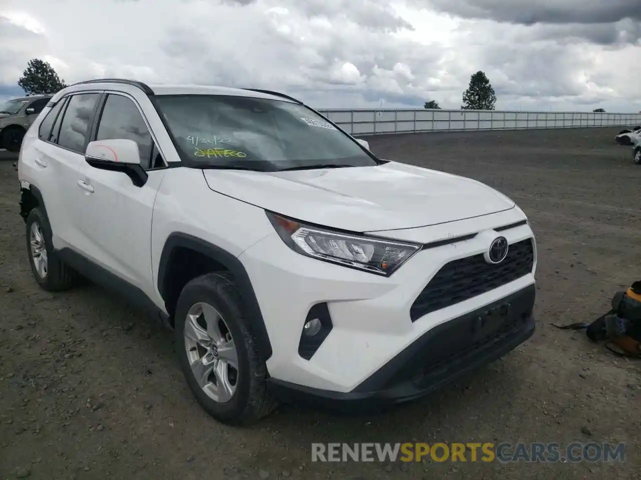 1 Фотография поврежденного автомобиля 2T3P1RFV1LC108423 TOYOTA RAV4 2020