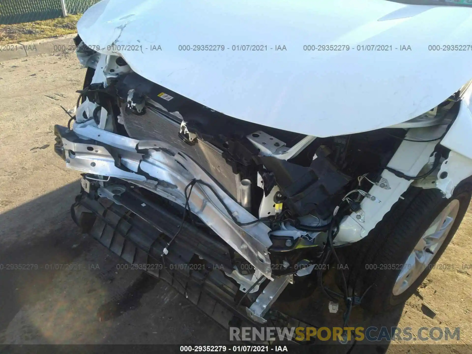 6 Photograph of a damaged car 2T3P1RFV1LC121088 TOYOTA RAV4 2020