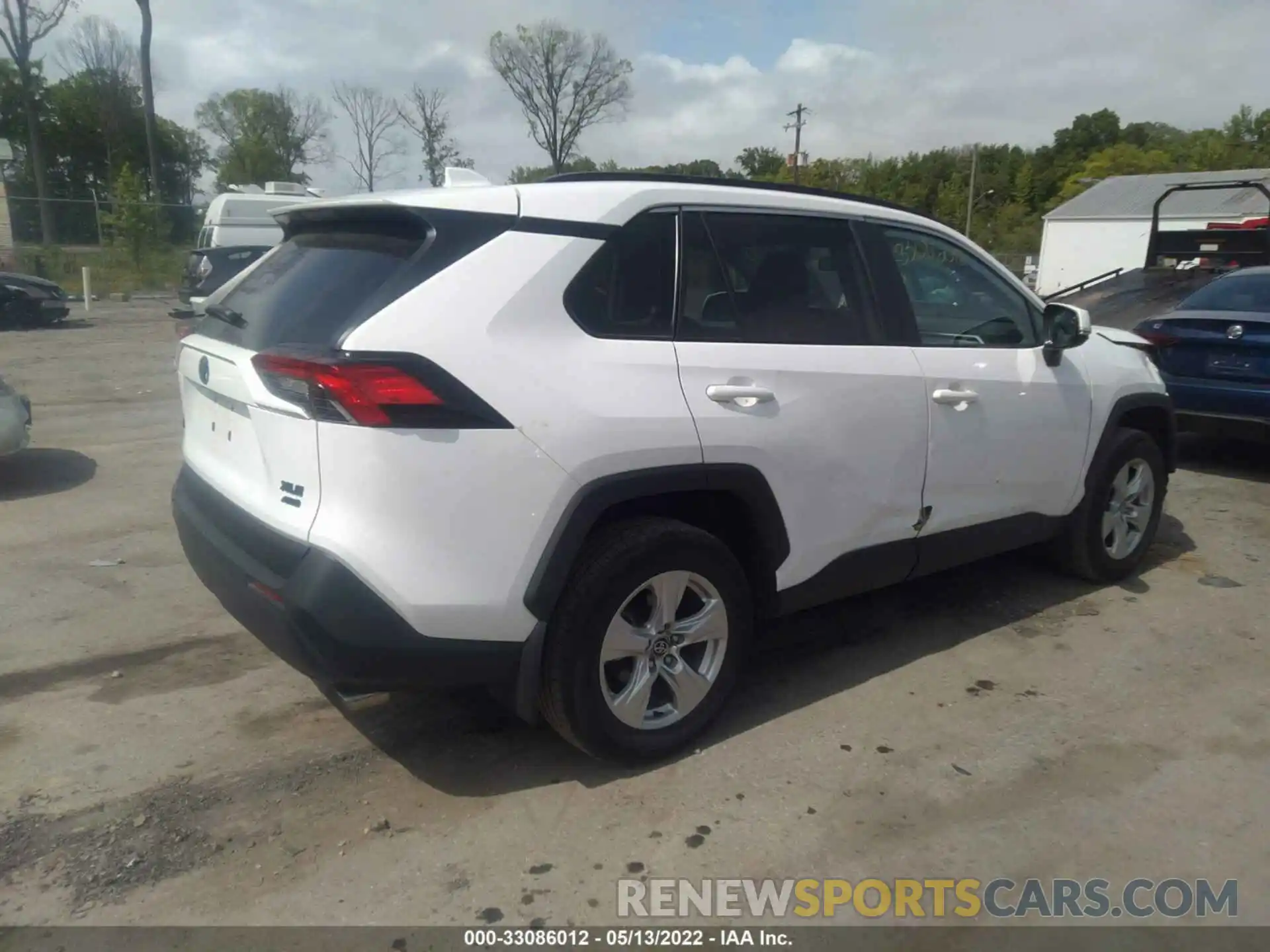 4 Photograph of a damaged car 2T3P1RFV1LC123584 TOYOTA RAV4 2020