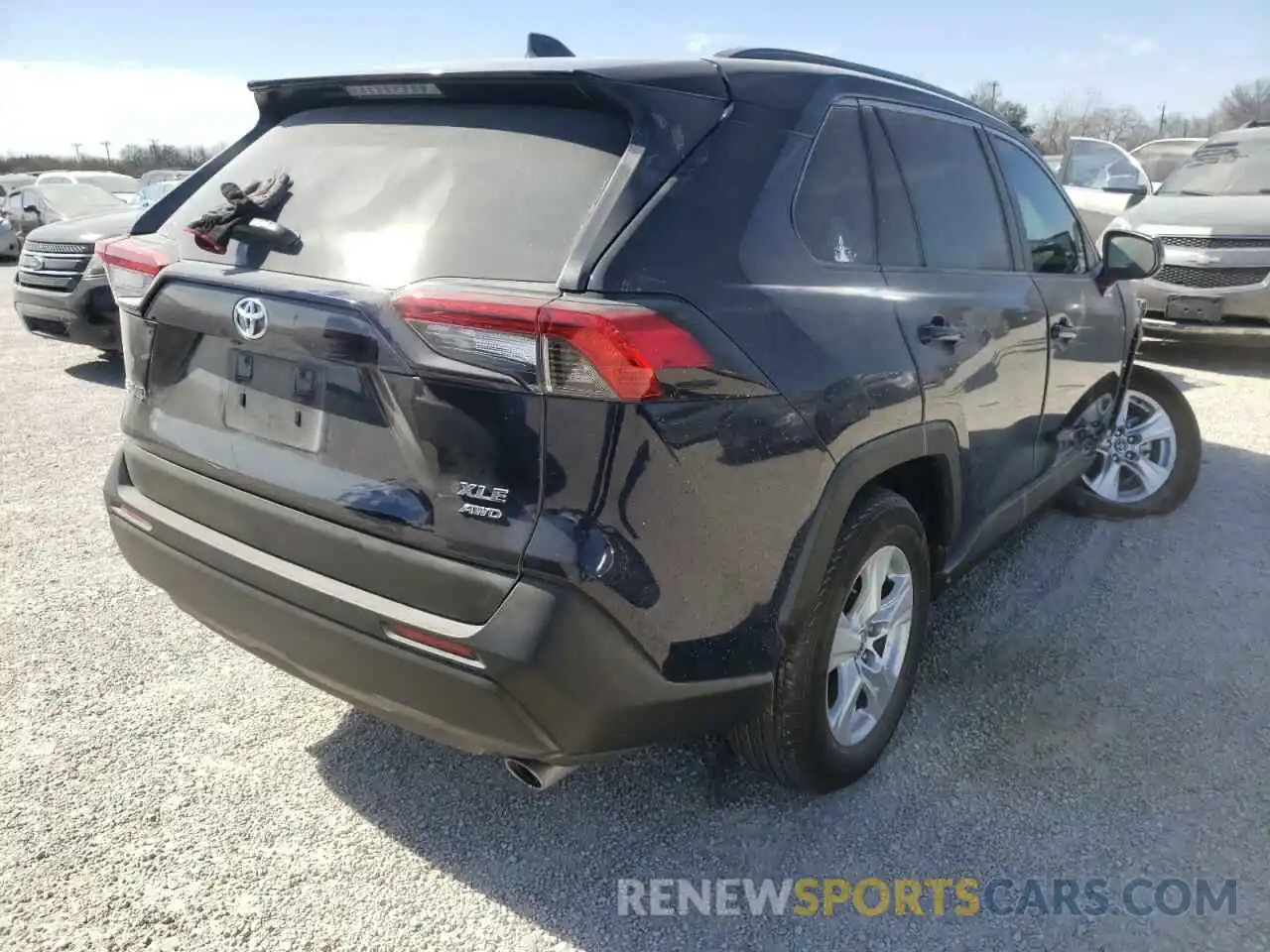 4 Photograph of a damaged car 2T3P1RFV1LC128946 TOYOTA RAV4 2020