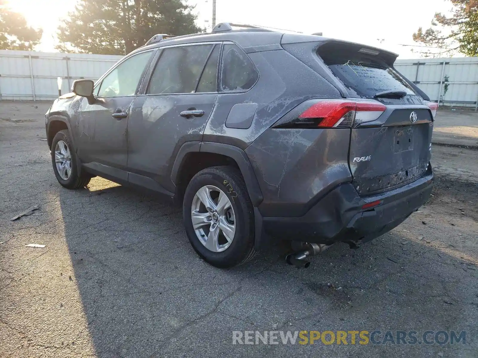 3 Photograph of a damaged car 2T3P1RFV1LC132995 TOYOTA RAV4 2020