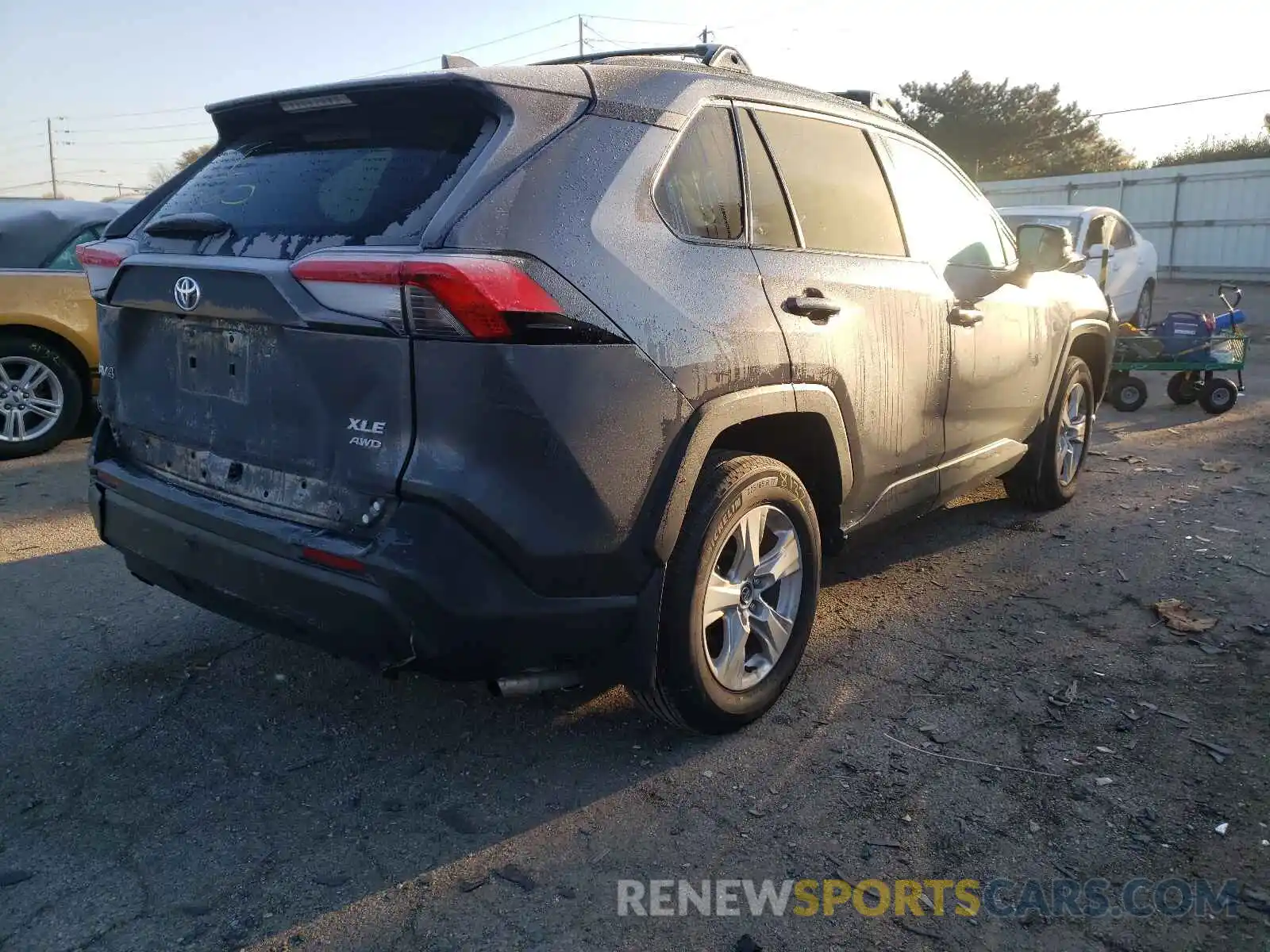 4 Photograph of a damaged car 2T3P1RFV1LC132995 TOYOTA RAV4 2020