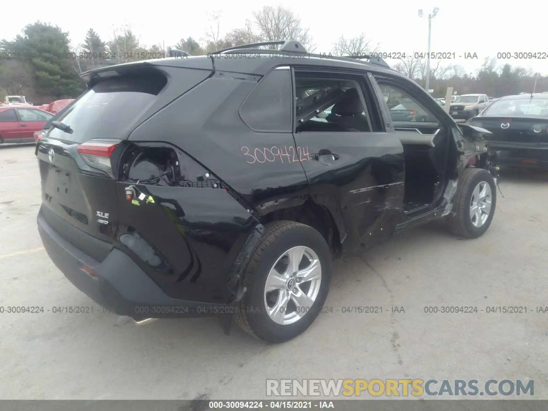 4 Photograph of a damaged car 2T3P1RFV1LW087670 TOYOTA RAV4 2020