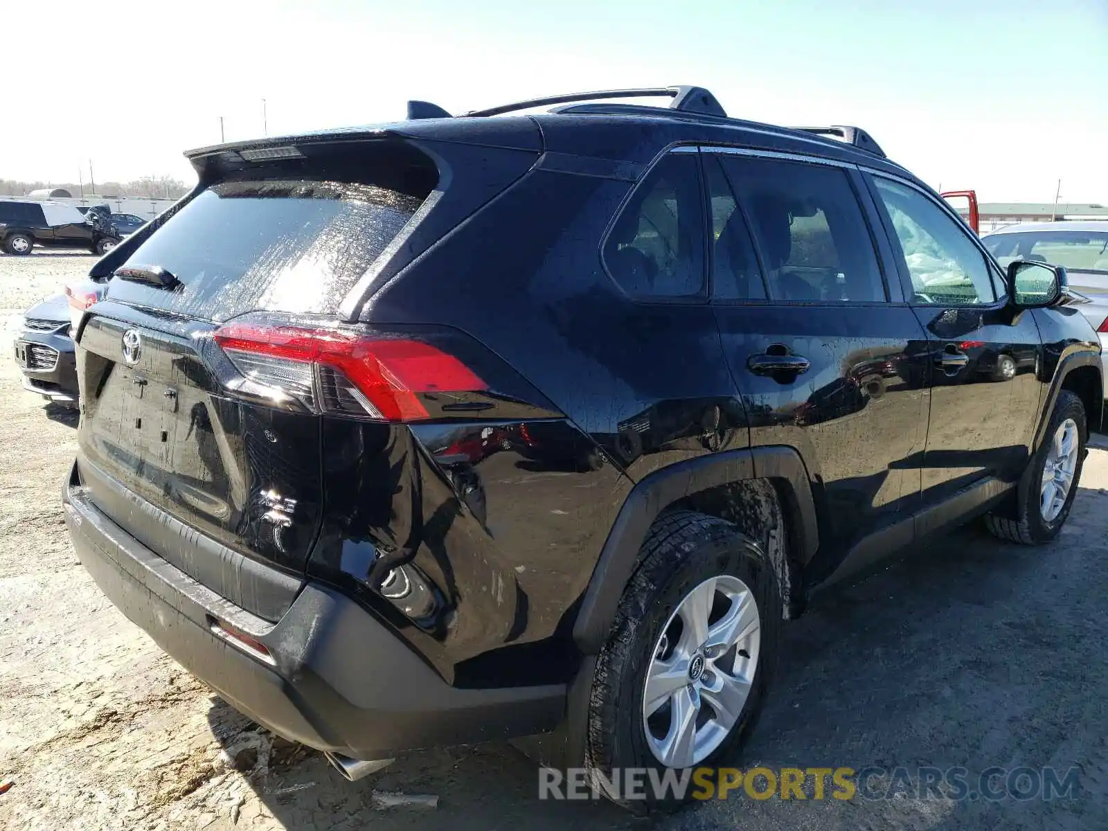 4 Photograph of a damaged car 2T3P1RFV1LW103236 TOYOTA RAV4 2020