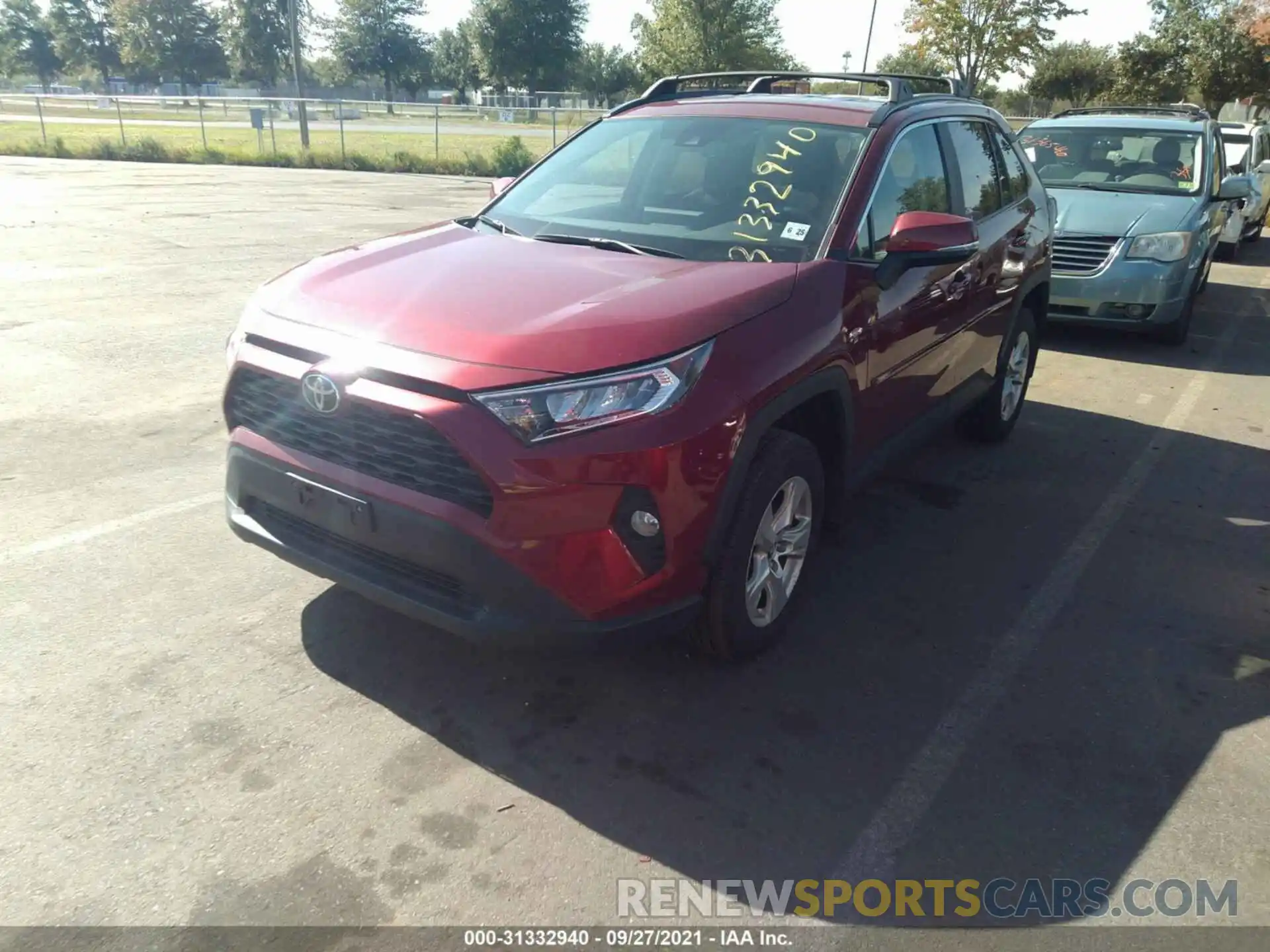 2 Photograph of a damaged car 2T3P1RFV1LW115046 TOYOTA RAV4 2020