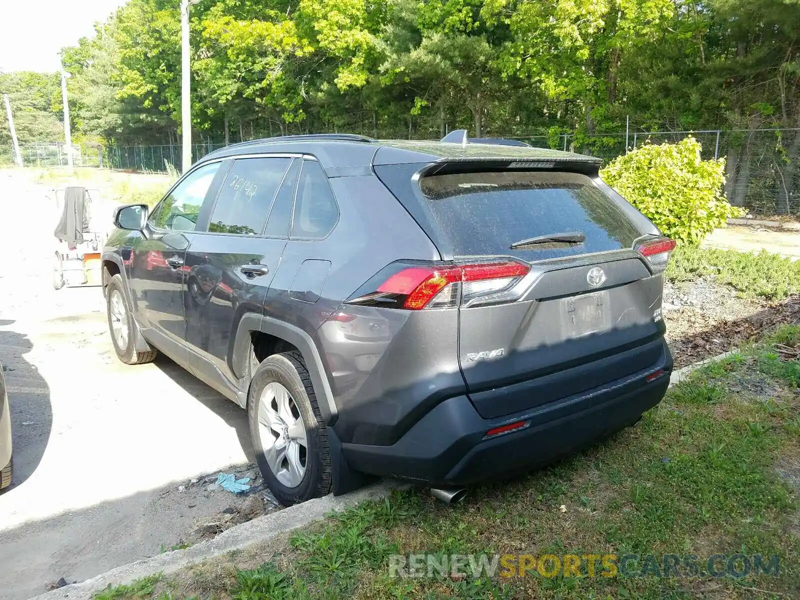 3 Photograph of a damaged car 2T3P1RFV1LW116892 TOYOTA RAV4 2020