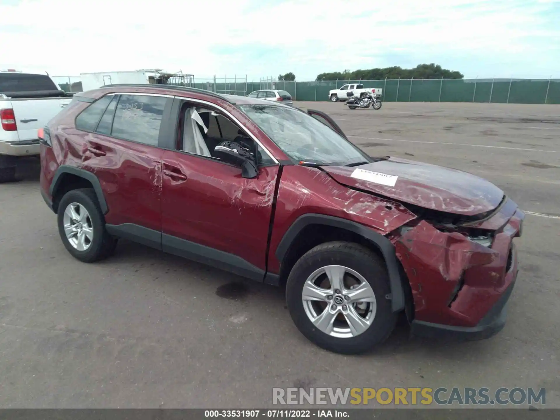 1 Photograph of a damaged car 2T3P1RFV1LW118853 TOYOTA RAV4 2020