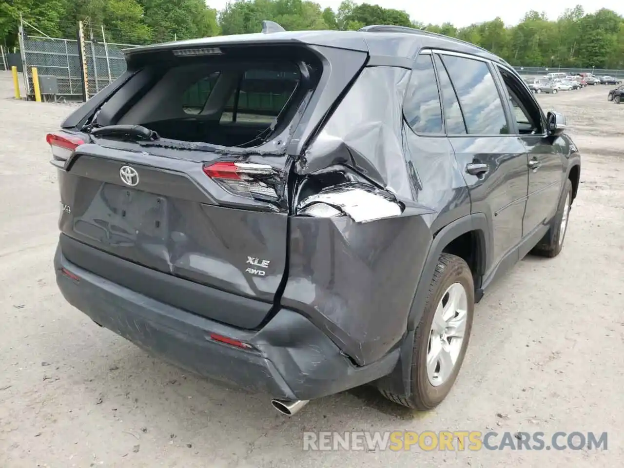 4 Photograph of a damaged car 2T3P1RFV1LW122806 TOYOTA RAV4 2020