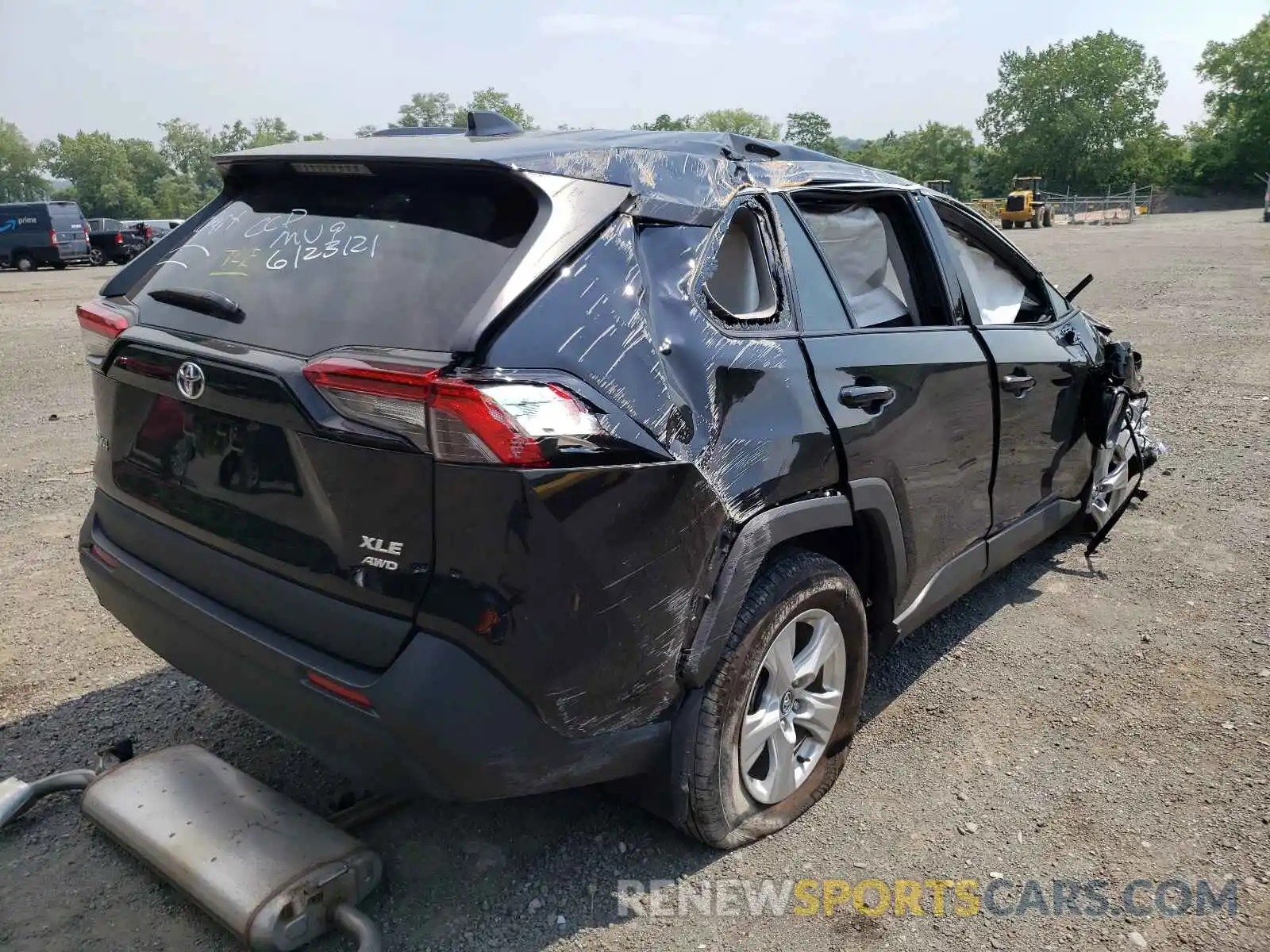 4 Photograph of a damaged car 2T3P1RFV1LW131277 TOYOTA RAV4 2020