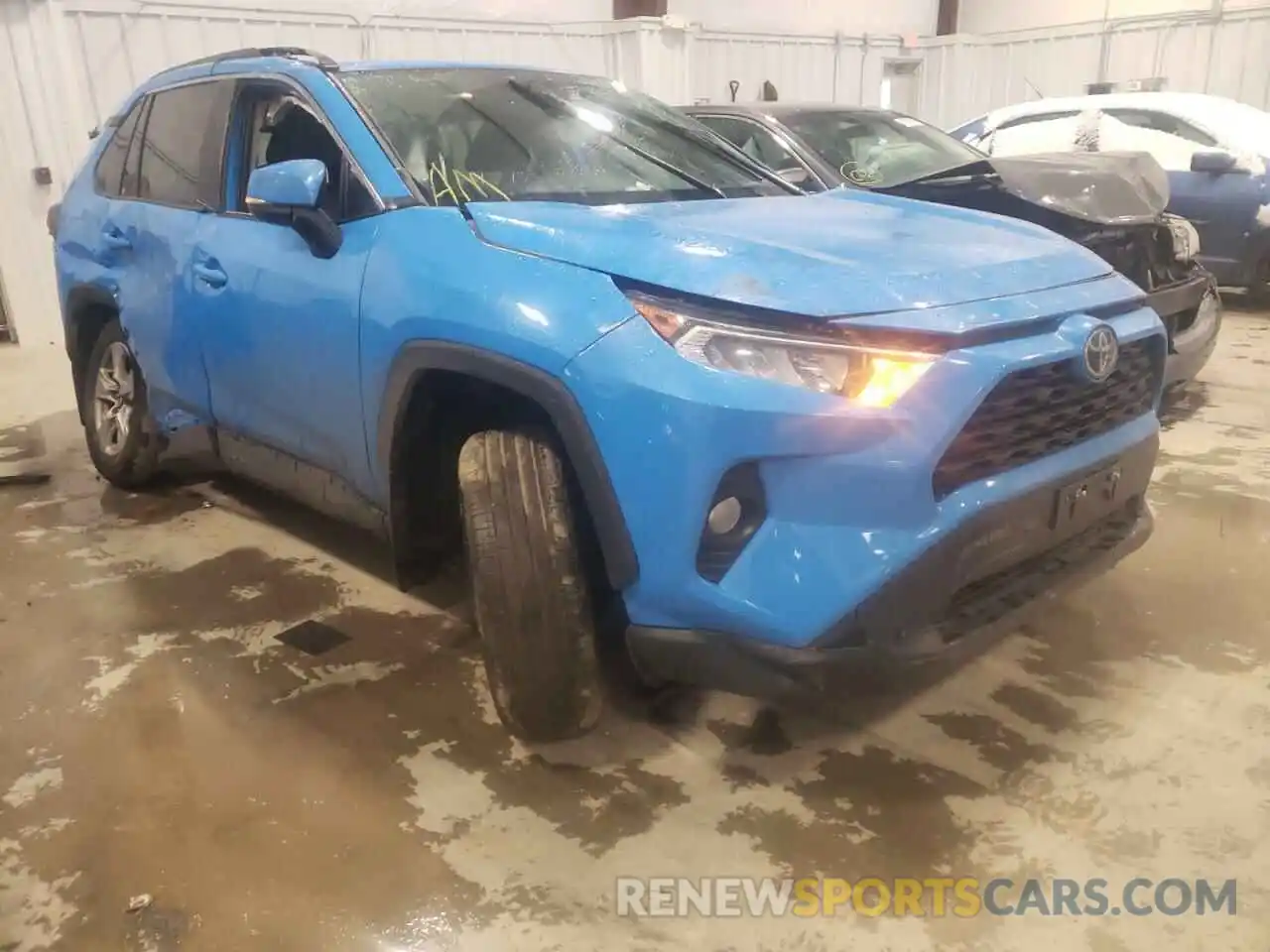 1 Photograph of a damaged car 2T3P1RFV1LW139217 TOYOTA RAV4 2020